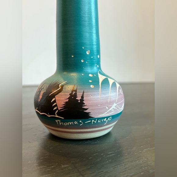 Vintage Navajo Pottery Vase. Signed Thomas. Handmade Signed And Numbered - Picture 2 of 7